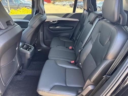 2023 Volvo XC90 B5 Core