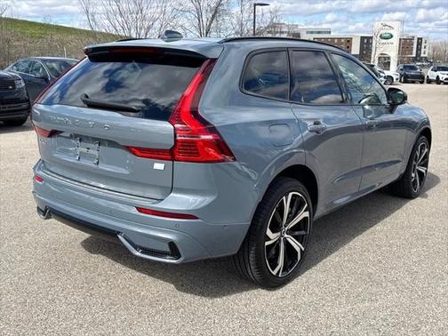 2024 Volvo XC60 Recharge Plug-In Hybrid T8 Ultimate Dark Theme