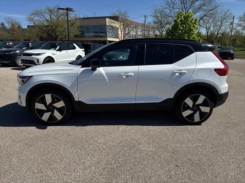 2024 Volvo XC40 Recharge Pure Electric Twin Plus