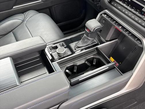 2025 Toyota Tundra Hybrid Platinum