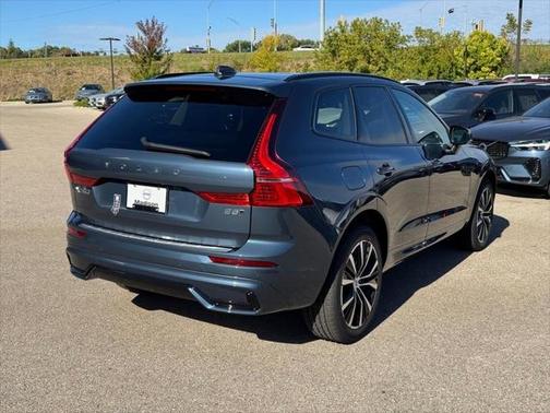 2025 Volvo XC60 Plus