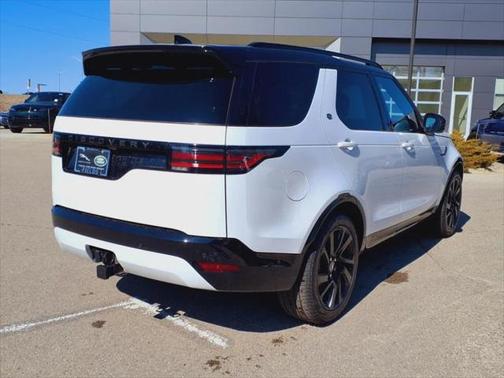 2025 Land Rover Discovery Dynamic SE
