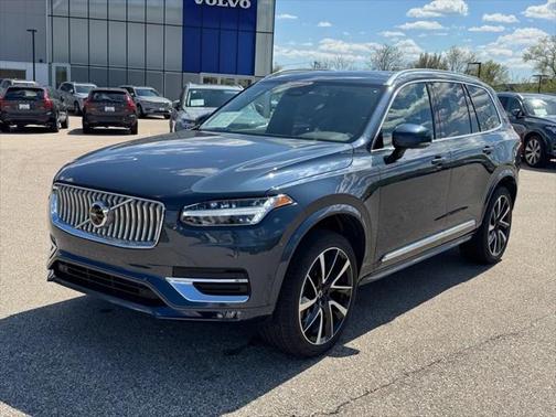 2025 Volvo XC90 B6 Plus 7-Seater