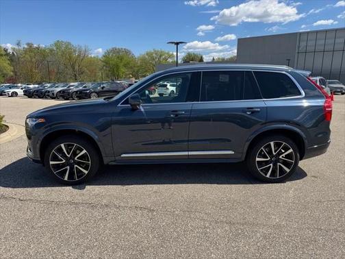 2025 Volvo XC90 B6 Plus 7-Seater