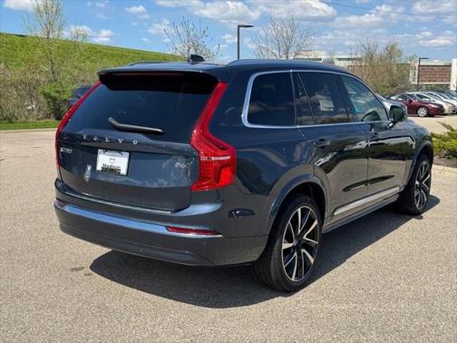 2025 Volvo XC90 B6 Plus 7-Seater