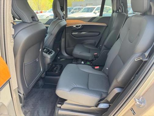 2025 Volvo XC90 B6 Plus 6-Seater