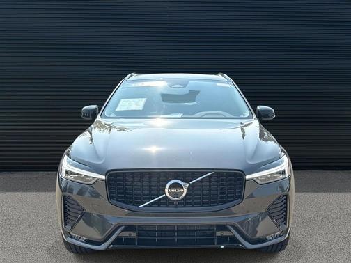 2025 Volvo XC60 Plus
