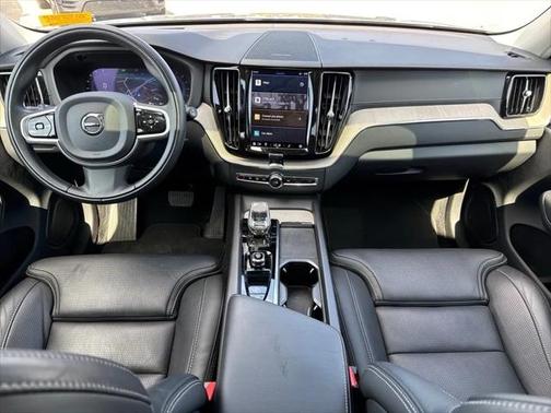 2022 Volvo XC60 B6 Inscription