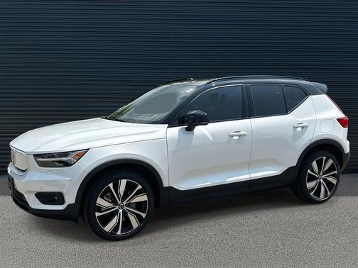 2021 Volvo XC40 Recharge Pure Electric P8