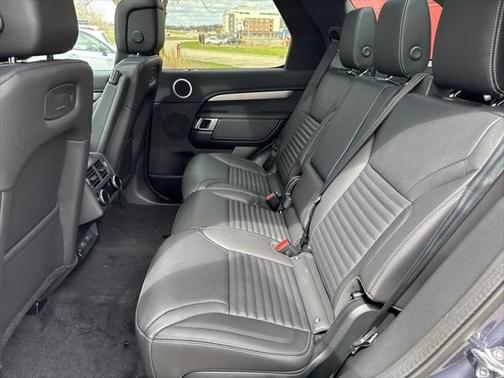 2025 Land Rover Discovery P360 Dynamic SE