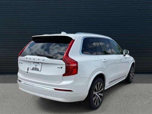 2025 Volvo XC90 B6 Plus 7-Seater