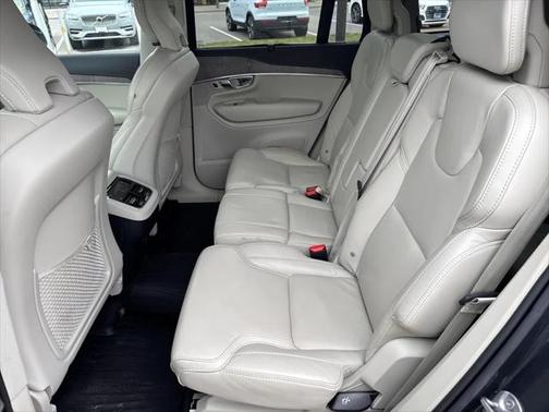 2022 Volvo XC90 T6 Inscription