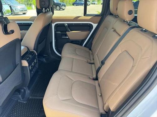 2025 Land Rover Defender 110 P500 X-Dynamic SE