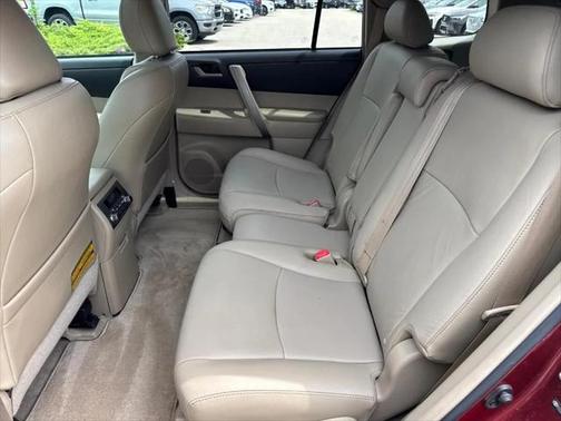 2010 Toyota Highlander SE