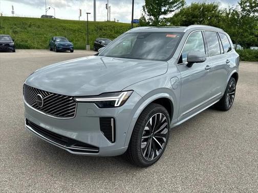 2025 Volvo XC90 Plug-In Hybrid T8 Plus 7-Seater