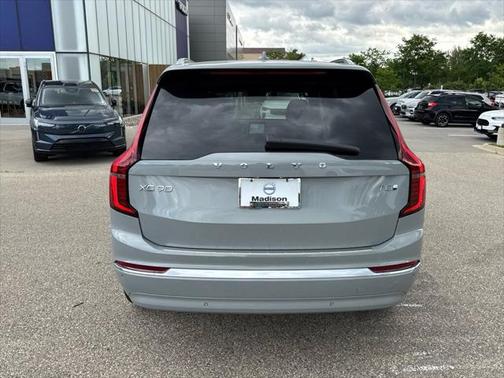 2025 Volvo XC90 Plug-In Hybrid T8 Plus 7-Seater