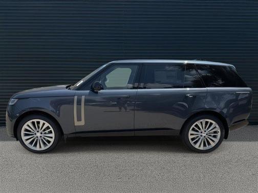 2025 Land Rover Range Rover P400 SE 7 Seat