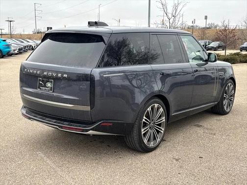 2025 Land Rover Range Rover P530 SE