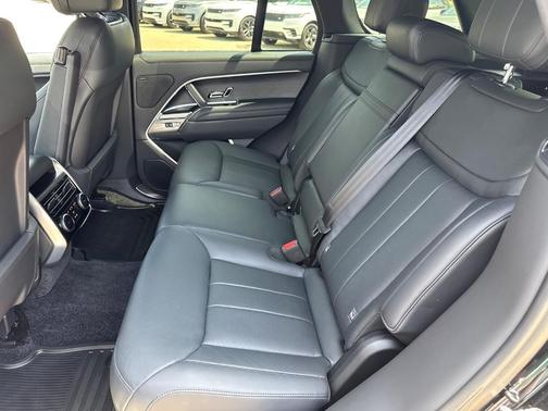 2023 Land Rover Range Rover P530 SE