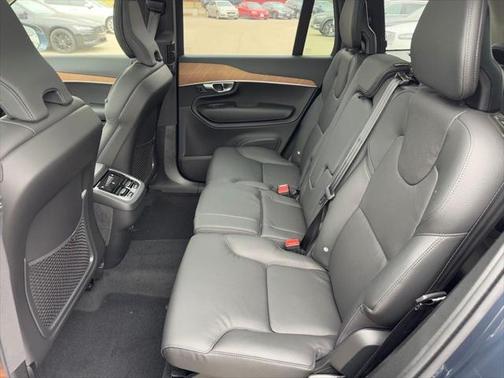 2025 Volvo XC90 B6 Plus 7-Seater