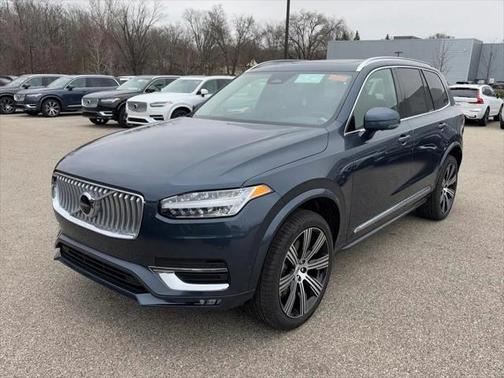 2025 Volvo XC90 B6 Plus 7-Seater