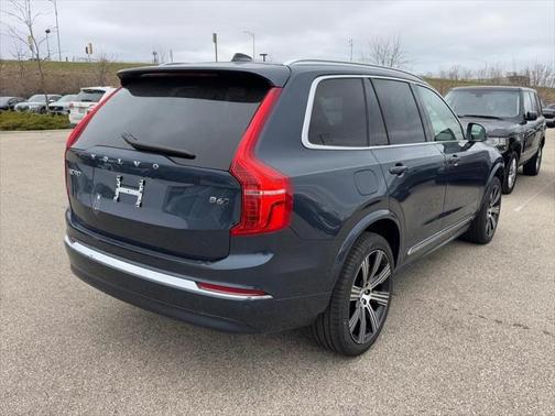 2025 Volvo XC90 B6 Plus 7-Seater