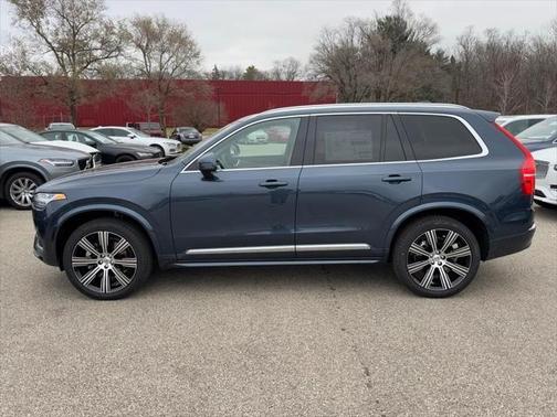 2025 Volvo XC90 B6 Plus 7-Seater