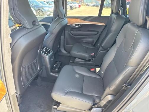 2025 Volvo XC90 Plug-In Hybrid T8 Plus 6-Seater
