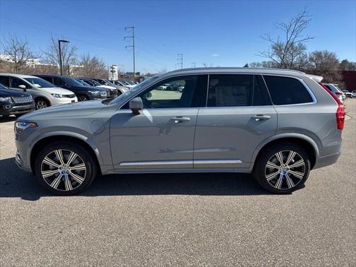 2025 Volvo XC90 Plug-In Hybrid T8 Plus 6-Seater