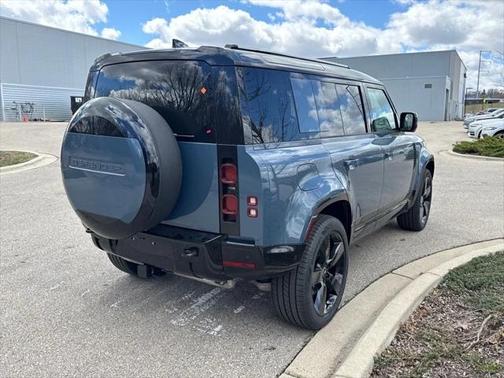 2025 Land Rover Defender 110 P400 X-Dynamic SE