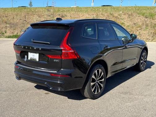 2025 Volvo XC60 Plus