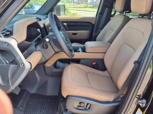 2025 Land Rover Defender 110 P400 X-Dynamic SE