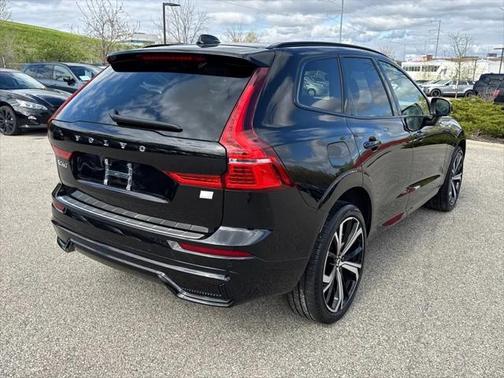 2024 Volvo XC60 Recharge Plug-In Hybrid T8 Ultimate Dark Theme