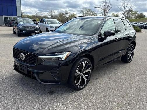 2024 Volvo XC60 Recharge Plug-In Hybrid T8 Ultimate Dark Theme