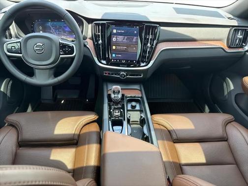 2025 Volvo V60 Cross Country B5 Ultra