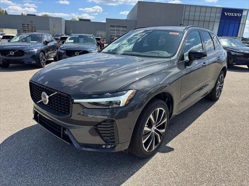 2025 Volvo XC60 B5 Plus