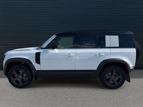 2025 Land Rover Defender 110 P300