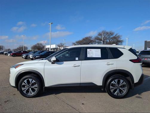 2022 Nissan Rogue SV