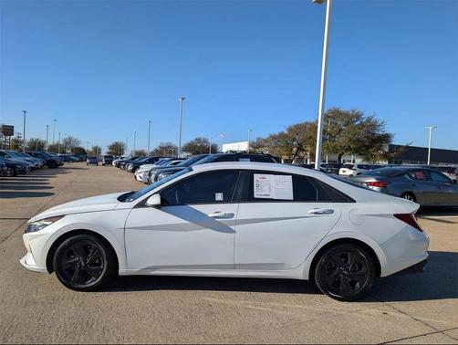 2021 Hyundai ELANTRA SEL