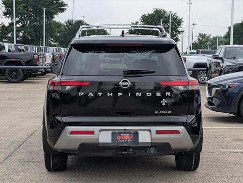 2024 Nissan Pathfinder Platinum FWD