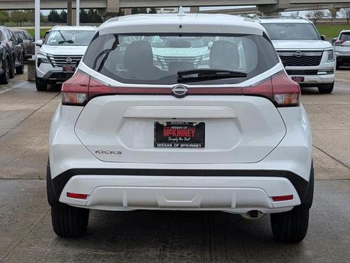 2025 Nissan Kicks S