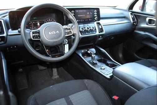 2022 Kia Sorento LX