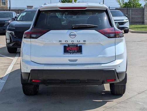 2025 Nissan Rogue SV