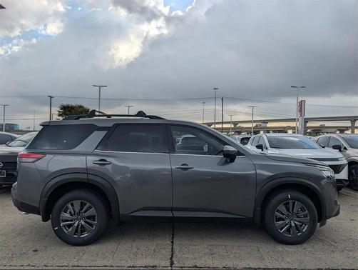 2025 Nissan Pathfinder SV 4WD