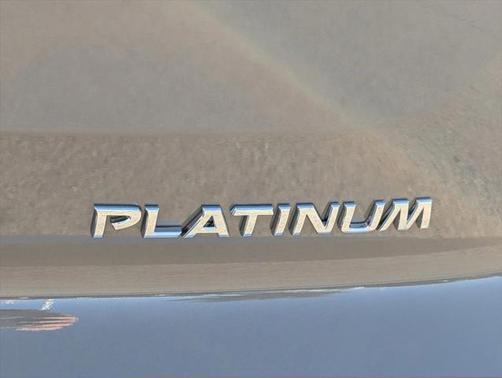 2025 Nissan Pathfinder Platinum FWD