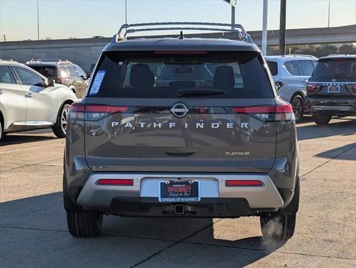 2025 Nissan Pathfinder Platinum FWD