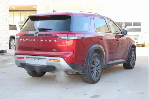 2022 Nissan Pathfinder SL 2WD