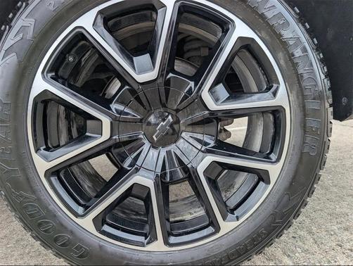 2022 Chevrolet Suburban RST