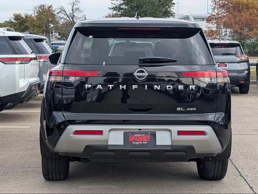 2025 Nissan Pathfinder SL 4WD