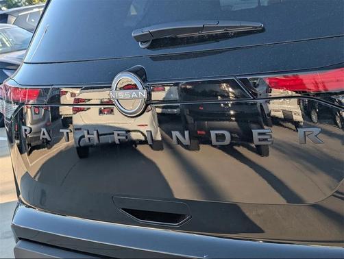2025 Nissan Pathfinder SV FWD